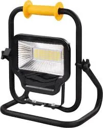Vetec LED schijnwerper 30W met 5 mtr. kabel en stekker klasse 2 met verstelbaar statief | Gratis verzending